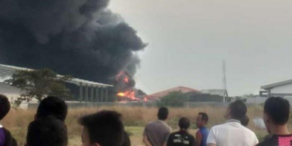 Kebakaran Hebat Pabrik PT Sari Guna Telukan Sukoharjo Belum Diketahui Penyebabnya
