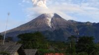Gunung Merapi saat mengalami erupsi (Dok. Istimewa)